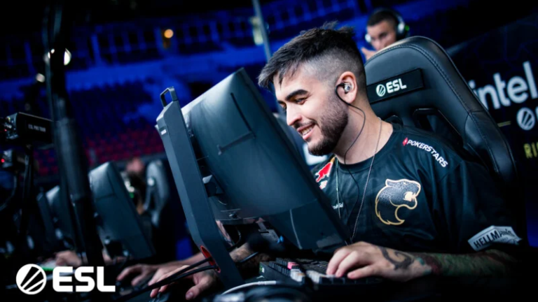 FURIA enfrenta a Natus Vincere