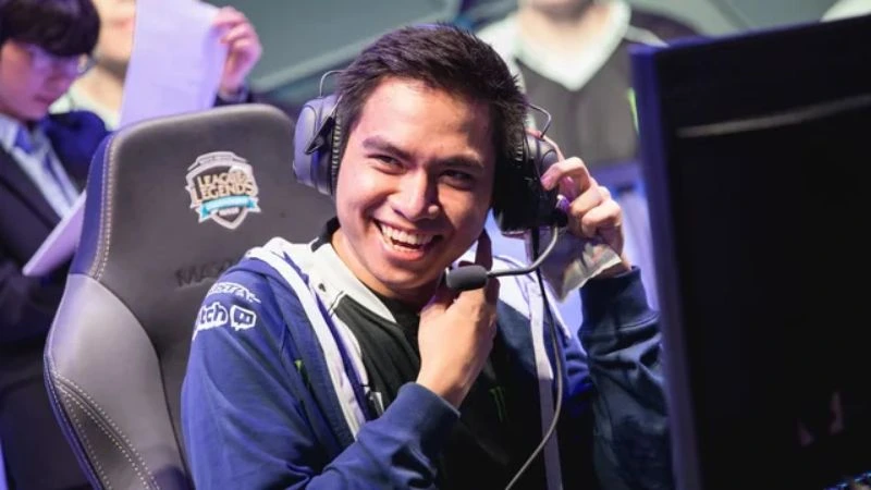 Jake "Xmithie" Puchero