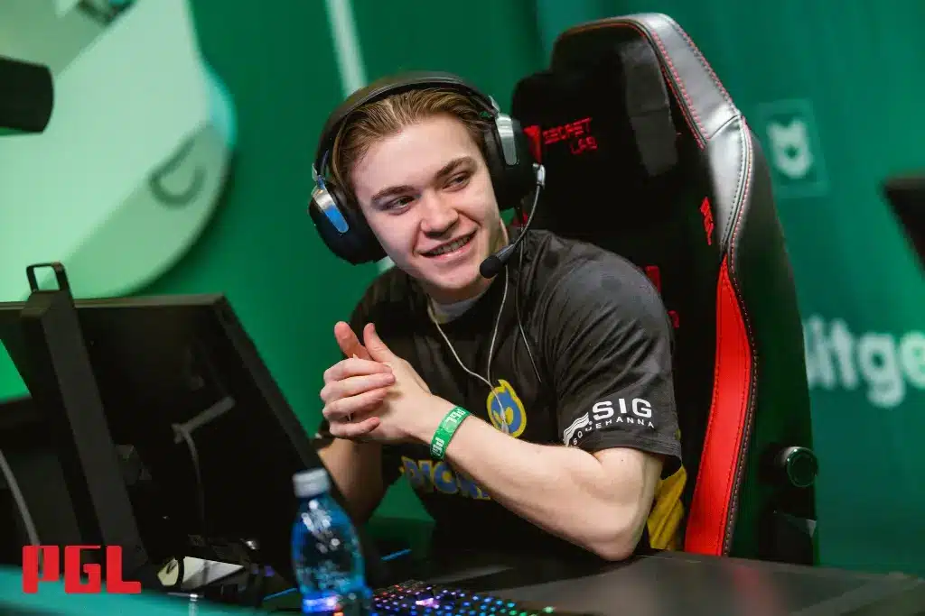 Professional gamer Ludvig HEAP Alonso wearing a headset and team jersey at a PGL tournament.