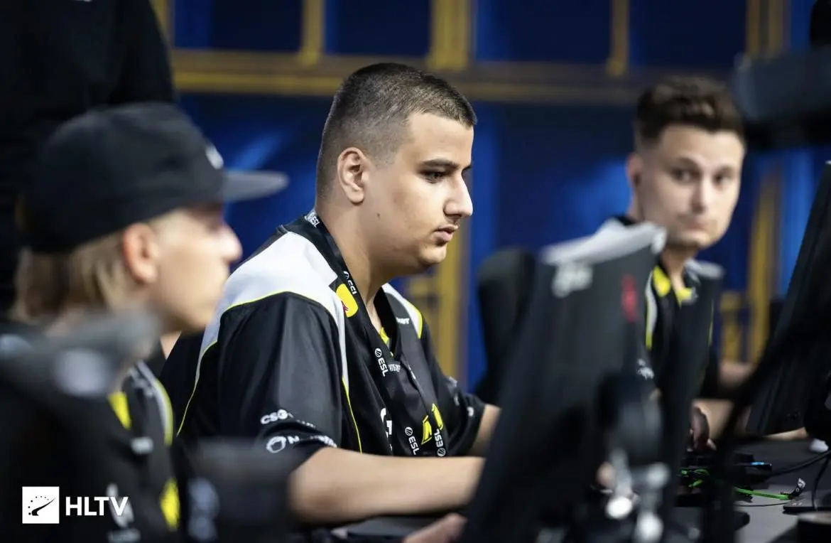 Drin 'makazze' Shaqiri competing at a professional CS2 event wearing a team jersey.